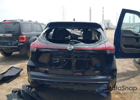 2021 Nissan Kicks Sr Xtronic Cvt z USA, uszkodzony, nr VIN 3N1CP5DV8ML520857